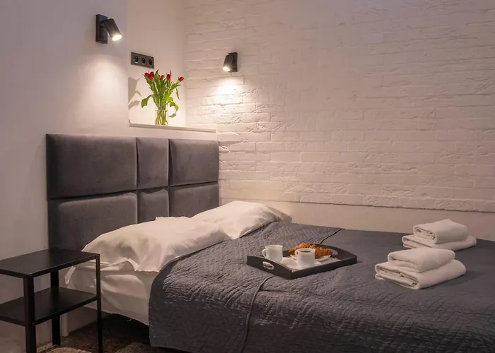 New World St Hostel And Private Room
