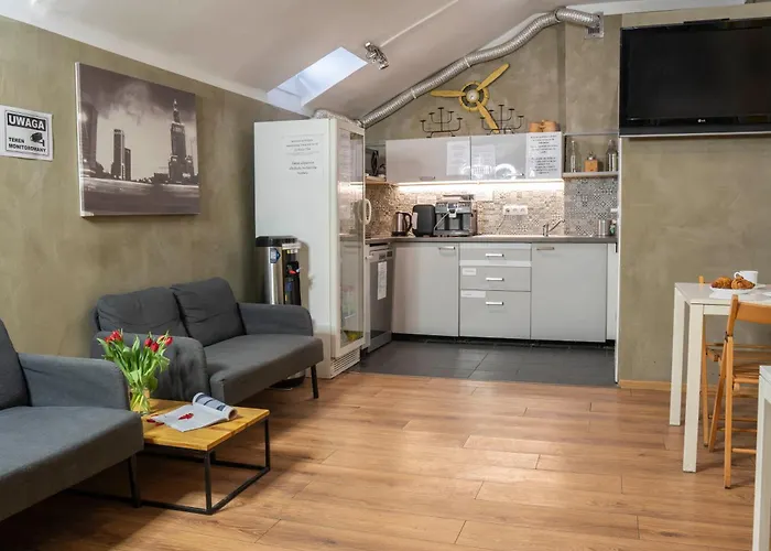 New World St Hostel And Private Room