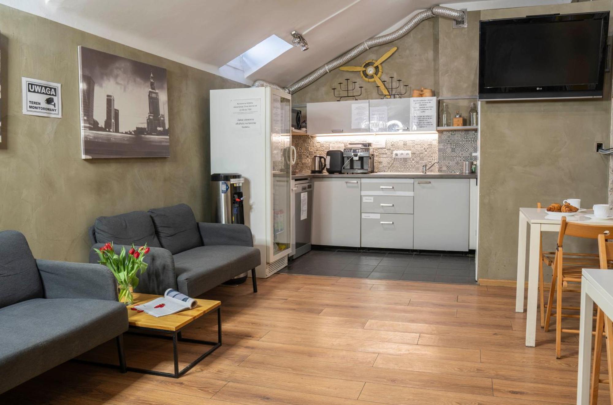 New World St And Private Hostal Varsovia